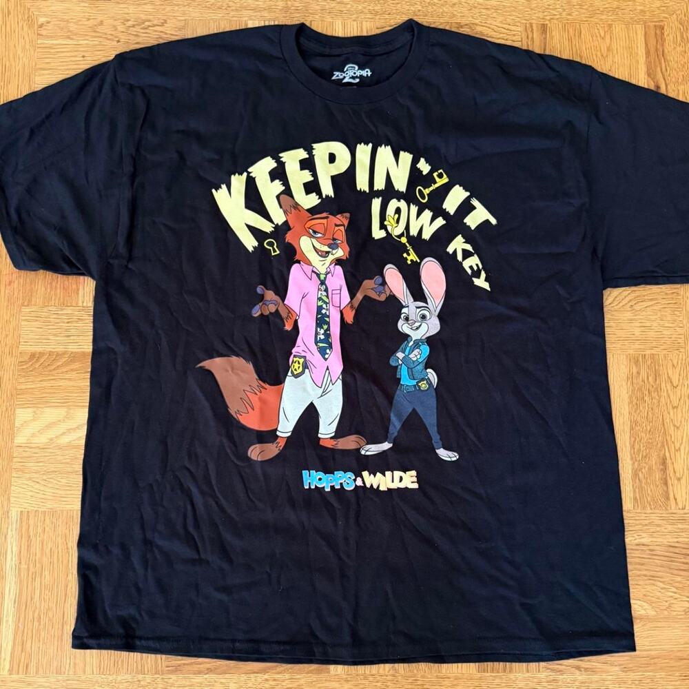 Disney Zootopia 2 Nick & Judy “Keepin’ It Low Key” Graphic Tee XXL